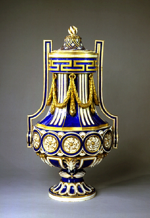 Vase 'grec à rosettes' of the first size