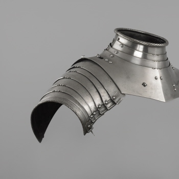 Gorget and integral spaudlers