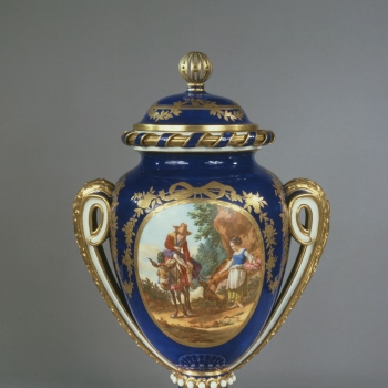 Probably vase 'à ruban' or 'à couronne' of the first size