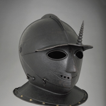 Siege close-helmet