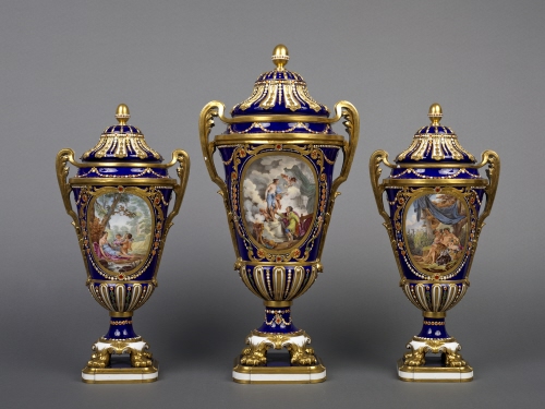 Vase 'E de 1780' of the first size and vases 'E de 1780' of the second size